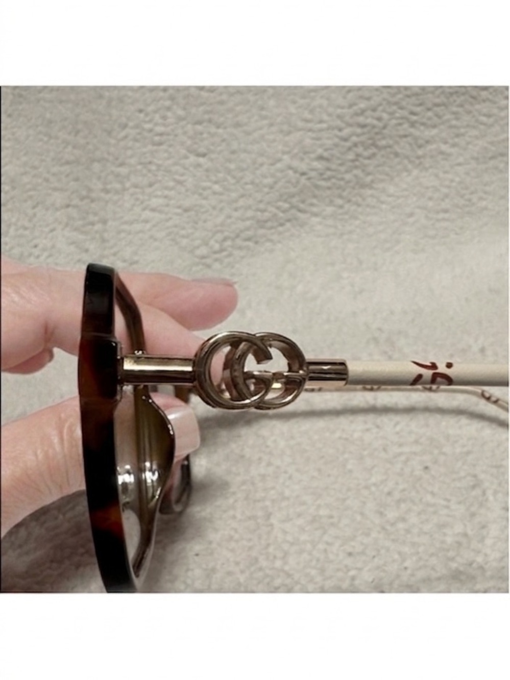 Gucci design Women’s Oversized Tortoiseshell Frame Sunglasses - Picture 2 of 11